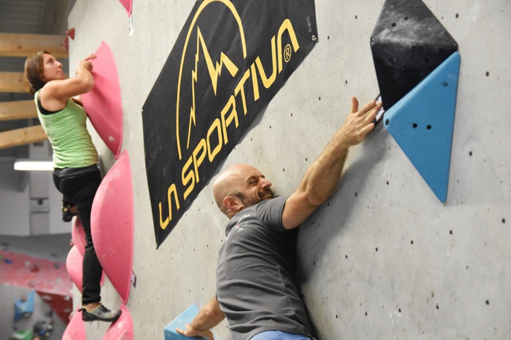 Spaßwettkampf Veranstaltung Soulmoves Süd 10.2 mit Bouldern und Klettern in der Boulderwelt Regensburg