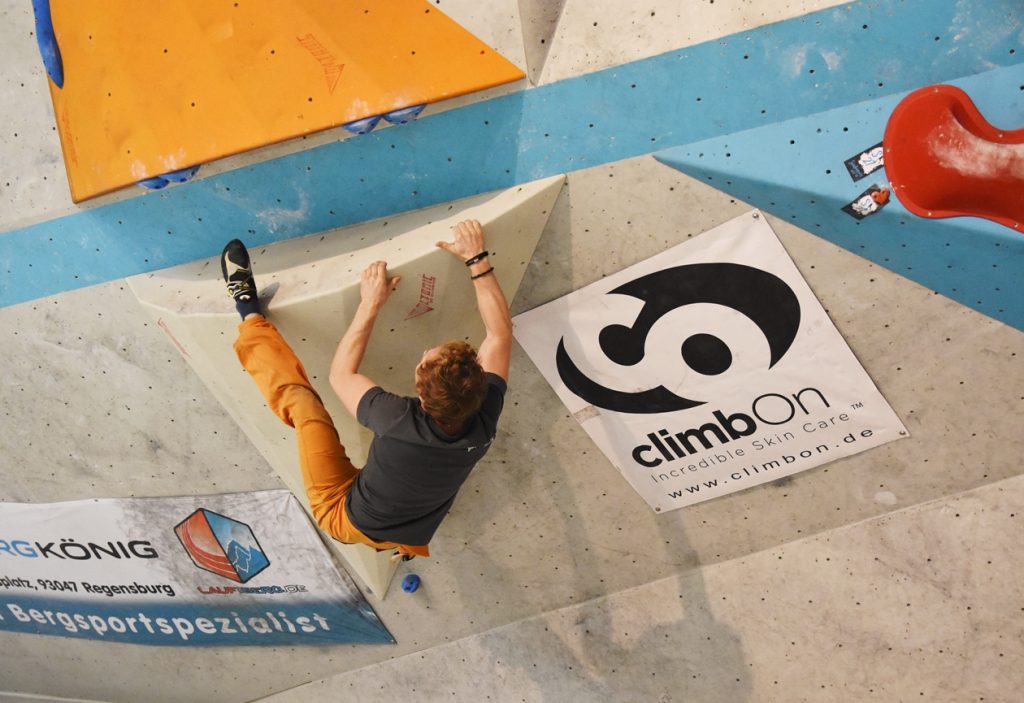 Spaßwettkampf Veranstaltung Soulmoves Süd 10.2 mit Bouldern und Klettern in der Boulderwelt Regensburg