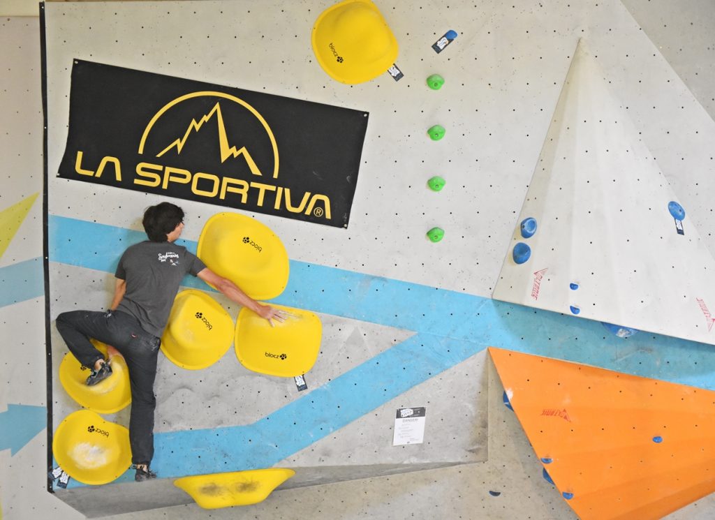 Spaßwettkampf Veranstaltung Soulmoves Süd 10.2 mit Bouldern und Klettern in der Boulderwelt Regensburg