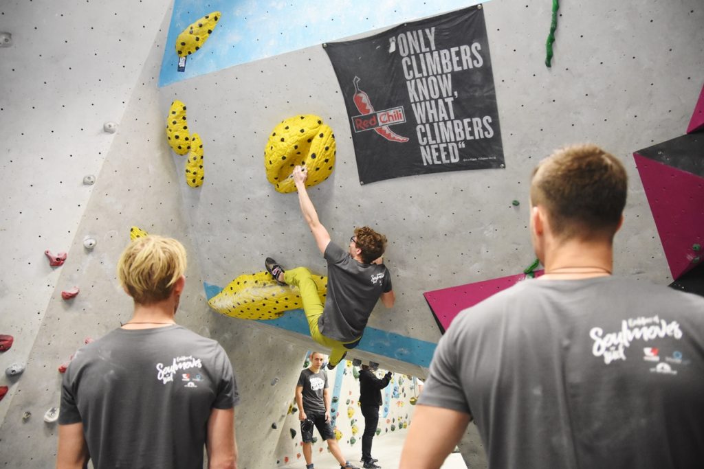 Spaßwettkampf Veranstaltung Soulmoves Süd 10.2 mit Bouldern und Klettern in der Boulderwelt Regensburg