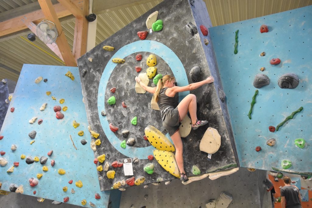 Spaßwettkampf Veranstaltung Soulmoves Süd 10.2 mit Bouldern und Klettern in der Boulderwelt Regensburg