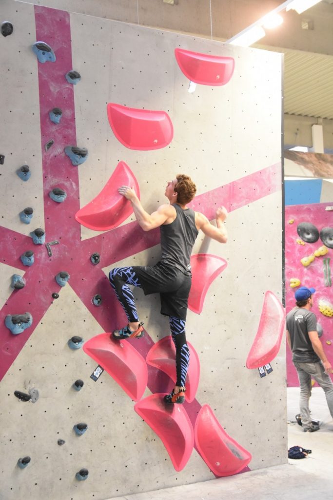 Spaßwettkampf Veranstaltung Soulmoves Süd 10.2 mit Bouldern und Klettern in der Boulderwelt Regensburg