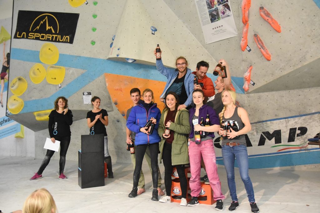 Spaßwettkampf Veranstaltung Soulmoves Süd 10.2 mit Bouldern und Klettern in der Boulderwelt Regensburg