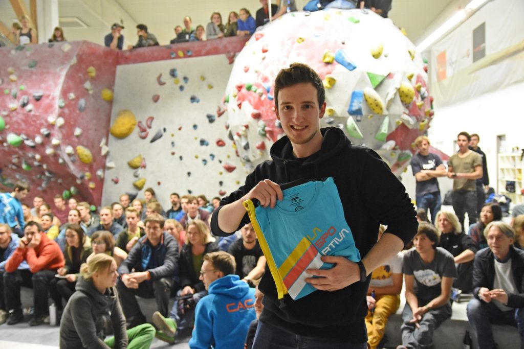 Spaßwettkampf Veranstaltung Soulmoves Süd 10.2 mit Bouldern und Klettern in der Boulderwelt Regensburg