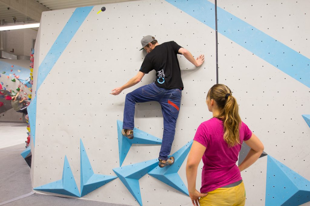 Kostenlose Tech Session 2018 in der Boulderwelt Regensburg. Verbessert Eure Bouldertechnik und lasst Euch coachen.