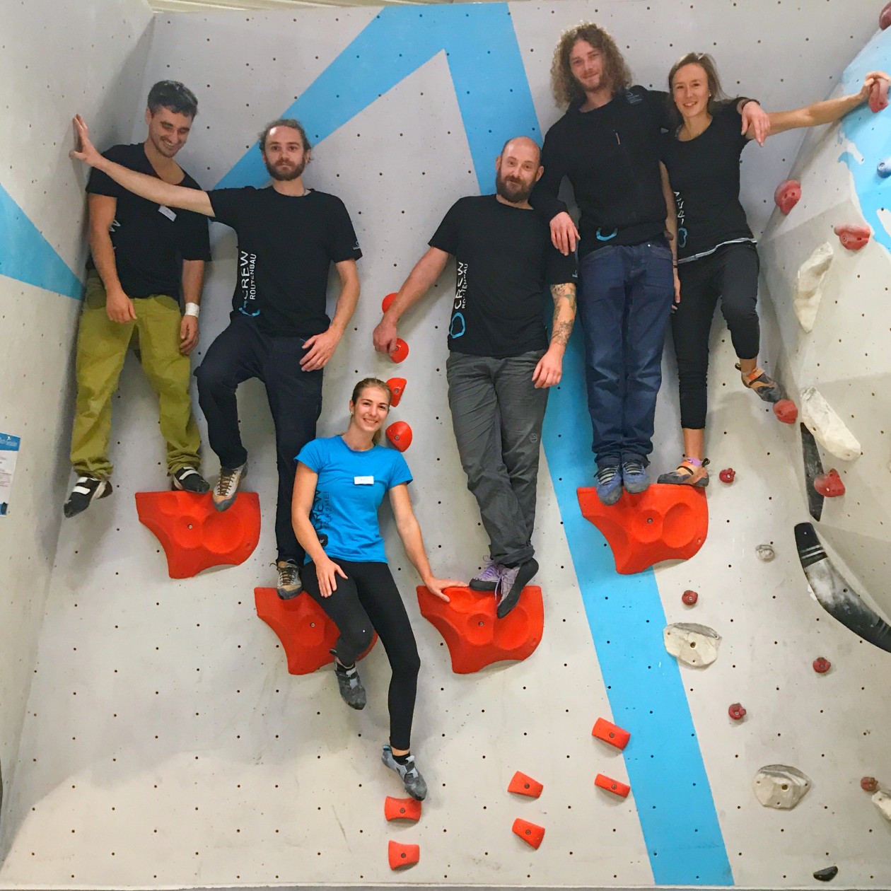 An insgesamt 11 Technikstationen zu 5 Themenbereichen konnten die Teilnehmer zusammen mit unserer  Coaching Crew an ihren Boulderskills tüfteln.