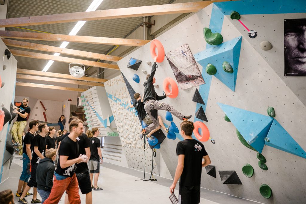 Am 30.11.2019 war die dritte und letzte Runde der diesjährigen Soulmoves Süd bei uns in der Boulderwelt Regensburg zu Gast. Über 420 Teilnehmer tüftelten gemeinsam an den 35 Boulderhighlights!