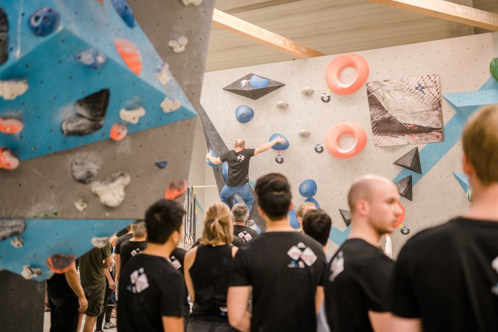 Am 30.11.2019 war die dritte und letzte Runde der diesjährigen Soulmoves Süd bei uns in der Boulderwelt Regensburg zu Gast. Über 420 Teilnehmer tüftelten gemeinsam an den 35 Boulderhighlights!