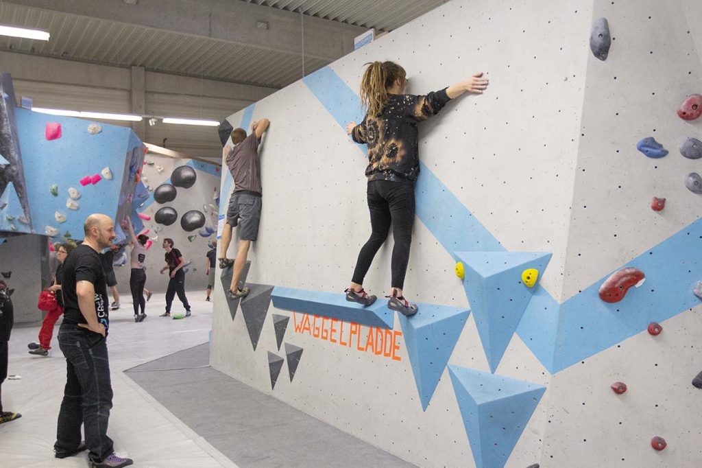 Gratis Techniken erlernen und von unserer Routenbau udn Trainer Crew coachen lassen bei der Tech Session in der Boulderwelt Regensburg