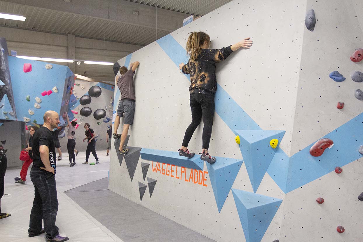 Gratis Techniken erlernen und von unserer Routenbau udn Trainer Crew coachen lassen bei der Tech Session in der Boulderwelt Regensburg