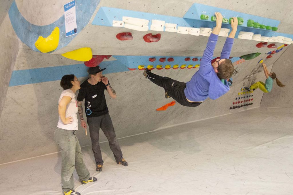 Gratis Techniken erlernen und von unserer Routenbau udn Trainer Crew coachen lassen bei der Tech Session in der Boulderwelt Regensburg