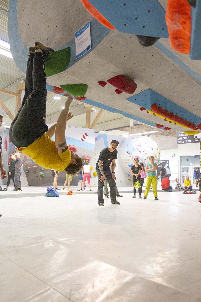 Gratis Techniken erlernen und von unserer Routenbau udn Trainer Crew coachen lassen bei der Tech Session in der Boulderwelt Regensburg