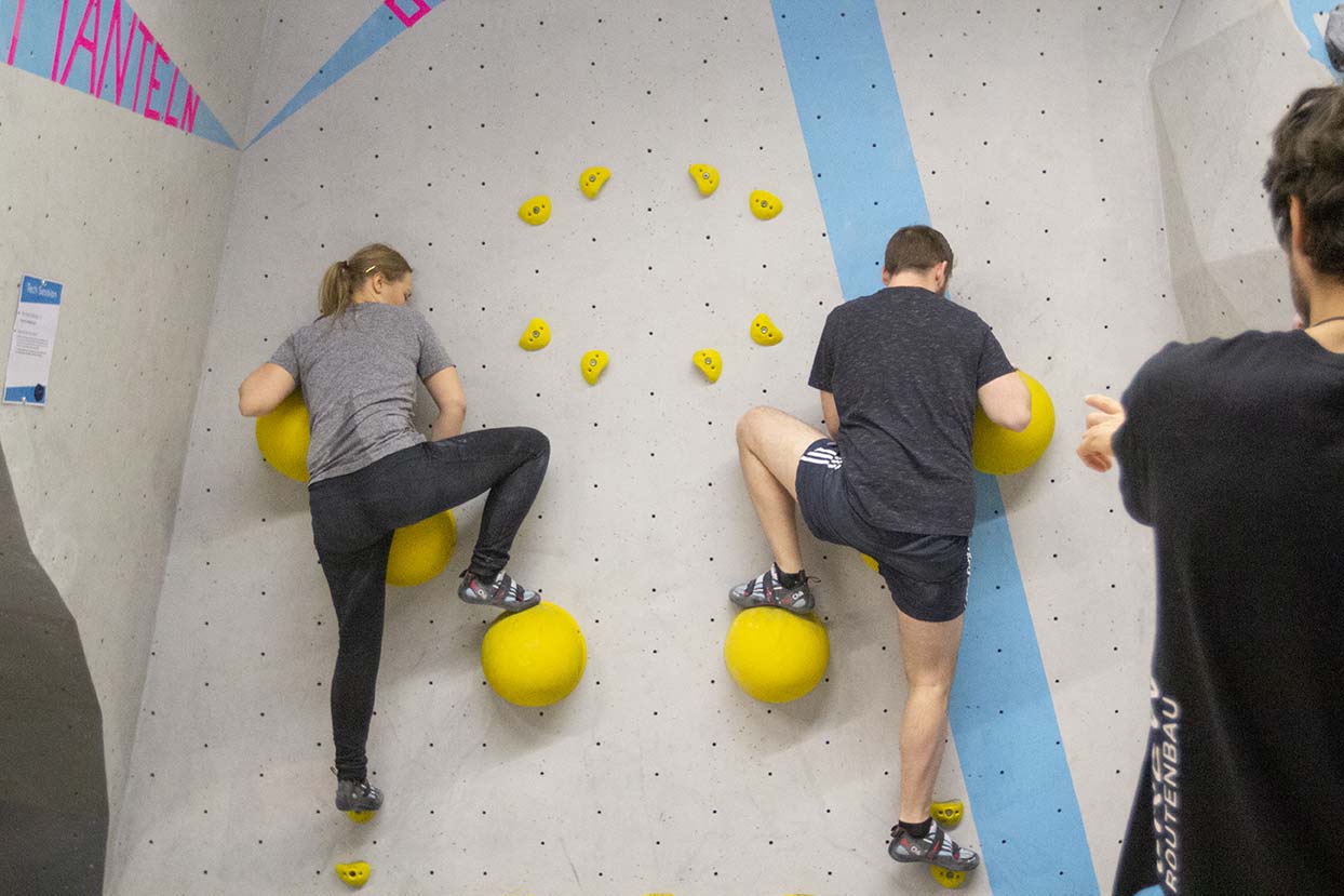 Gratis Techniken erlernen und von unserer Routenbau udn Trainer Crew coachen lassen bei der Tech Session in der Boulderwelt Regensburg