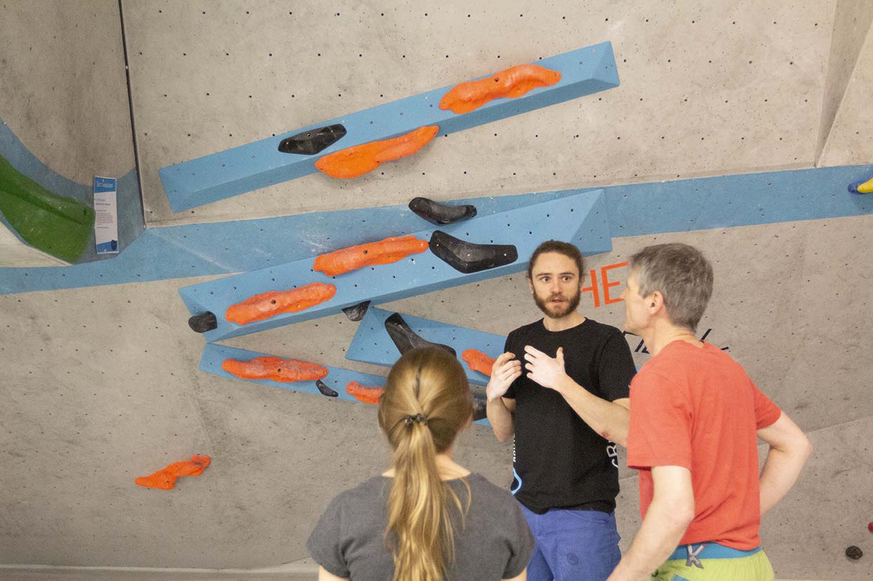 Gratis Techniken erlernen und von unserer Routenbau udn Trainer Crew coachen lassen bei der Tech Session in der Boulderwelt Regensburg