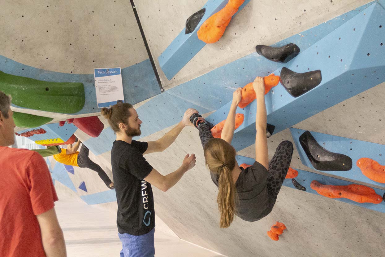 Gratis Techniken erlernen und von unserer Routenbau udn Trainer Crew coachen lassen bei der Tech Session in der Boulderwelt Regensburg