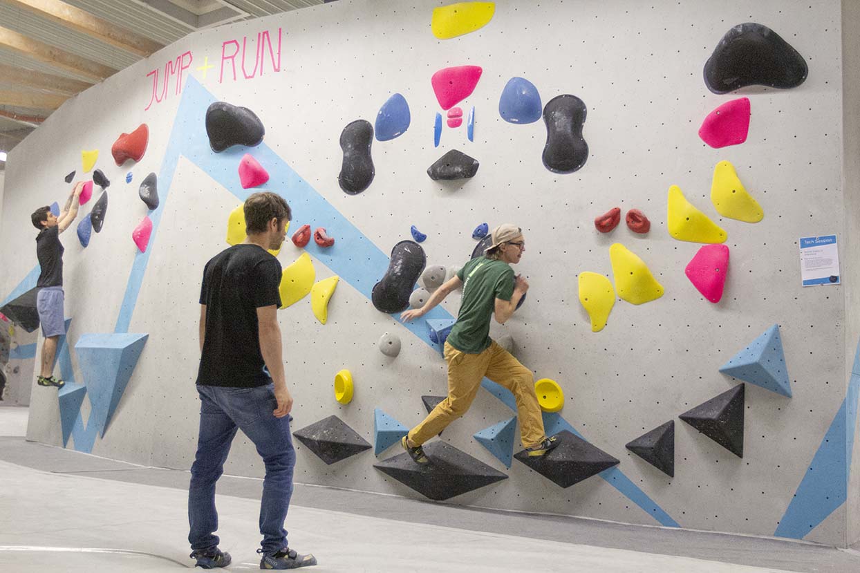 Gratis Techniken erlernen und von unserer Routenbau udn Trainer Crew coachen lassen bei der Tech Session in der Boulderwelt Regensburg