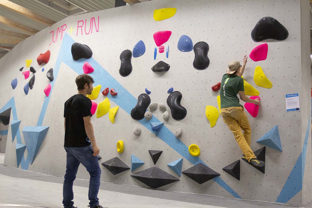 Gratis Techniken erlernen und von unserer Routenbau udn Trainer Crew coachen lassen bei der Tech Session in der Boulderwelt Regensburg